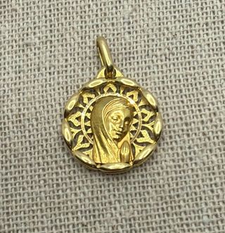 Medalla Virgen Niña 18K Oro