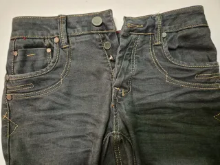 Pantalón vaquero negro