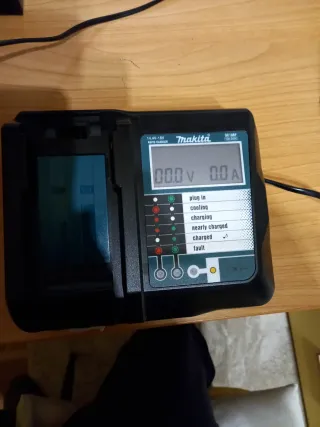 Cargador Makita 14.4V-18V