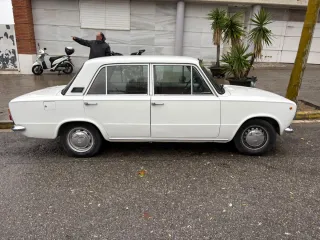 SEAT 124 1975