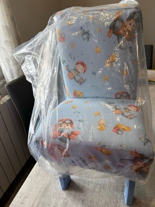 2 sedie bambini: 1 rosa, 1 blu