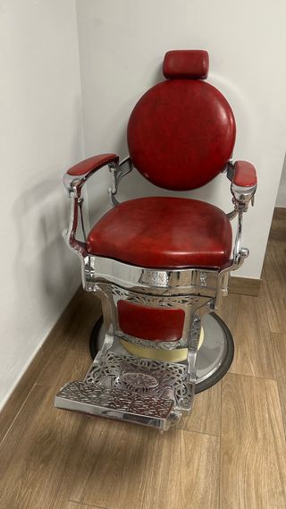 Sillón Barbería Clásico Eurostil Rojo