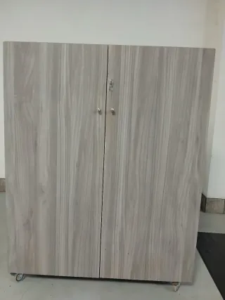 Armario Hípica tablero marino hecho por carpinter