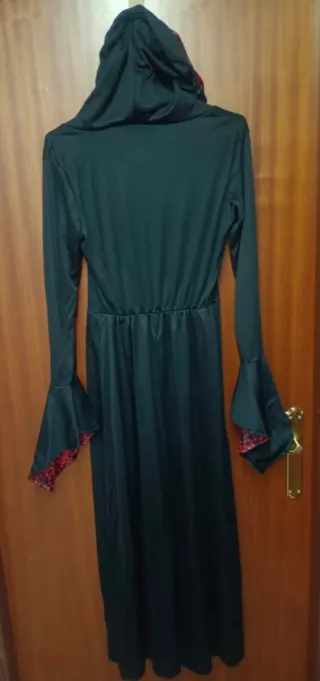 Disfraz de mujer, Vestido largo con un diseño llam