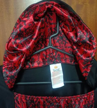 Disfraz de mujer, Vestido largo con un diseño llam