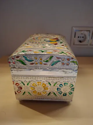 Caja vintage metal decorada pavo real