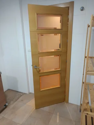 2 Puertas de madera con 4 cristales