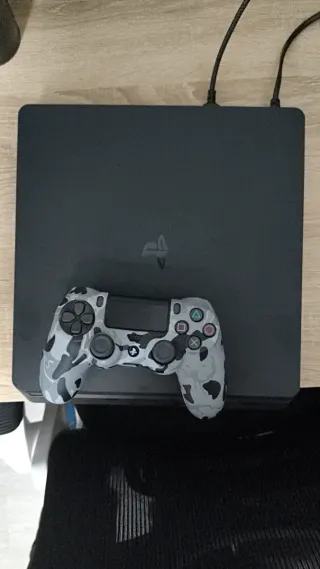 Consola PS4 Slim 500 GB Negra + Mando