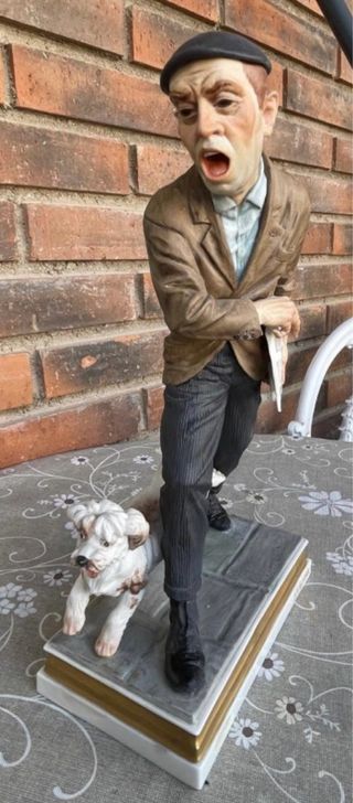 Figura Algora Hombre Periódico Perro