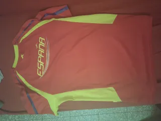 Camiseta Kipsta España Roja y Amarilla