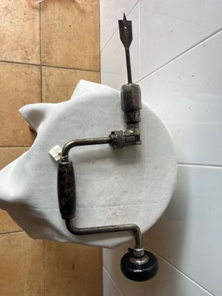 BERBIQUÍ MANUAL DE EBANISTA TIPO CARRACA.