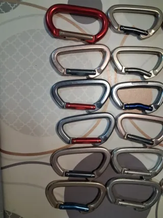 Mosquetones escalada y alpinismo.