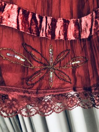 Falda volantes bordada degradado coral/marrón