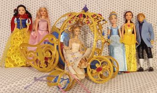 Conjunto di bambole Barbie principesse Disney e carrozza