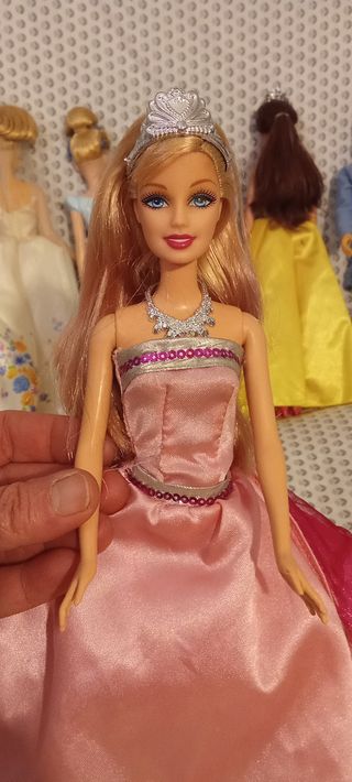 Conjunto di bambole Barbie principesse Disney e carrozza