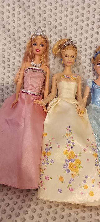 Conjunto di bambole Barbie principesse Disney e carrozza