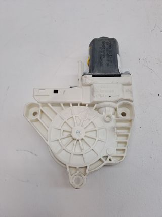 MOTOR ELEVALUNAS DELANTERO IZQUIERDO AUDI Q5 (8R)