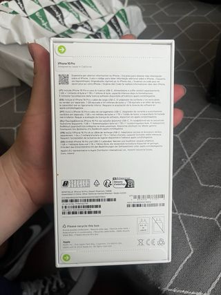 iPhone 16 Pro Dorado