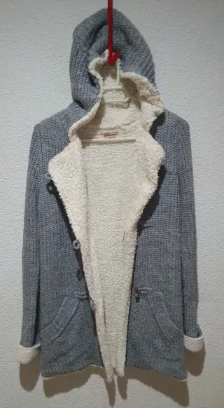 Chaqueta de punto con capucha mujer