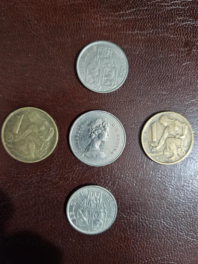 Lote 5 de monedas antiguas varios países