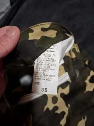 Pantaloni mimetici uomo
