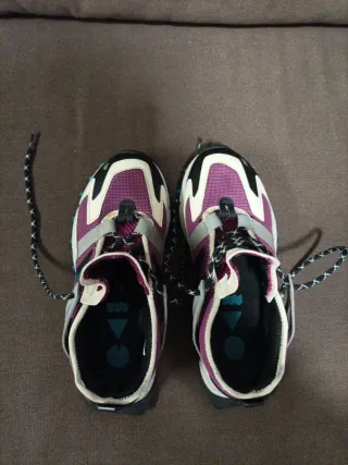 Zapatillas New Balance Trail Morado/Blanco