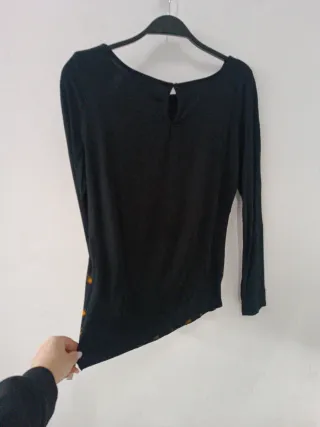 Blusa Desigual negra y naranja