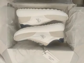 Calvin Klein Zapatillas Beige y Blancas