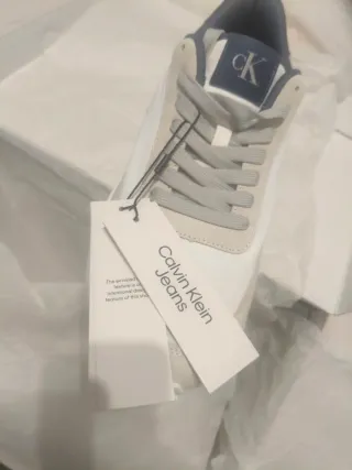 Calvin Klein Zapatillas Beige y Blancas