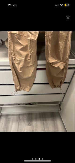 Pantalón Cargo Beige Stradivarius Talla XS/S