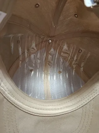 Gorras Beige y Marrón