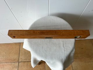 Nivel de madera y bronce 40cm