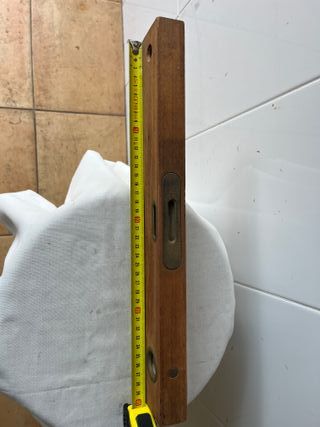 Nivel de madera y bronce 40cm