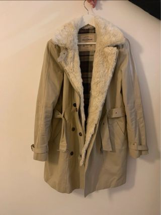 Abrigo beige forrado mujer Pull&Bear