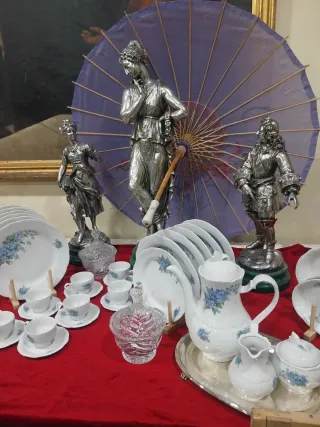Vajilla KAHLA porcelana azul y blanca
