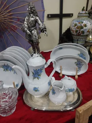 Vajilla KAHLA porcelana azul y blanca