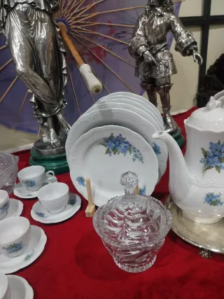 Vajilla KAHLA porcelana azul y blanca