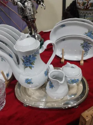 Vajilla KAHLA porcelana azul y blanca