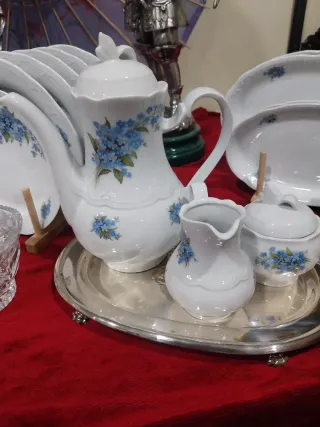 Vajilla KAHLA porcelana azul y blanca
