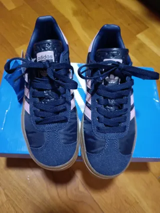 Zapatillas Adidas Azul y Rosa