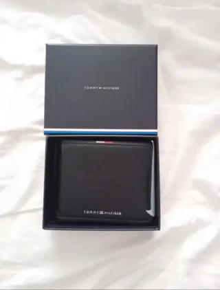 Cartera Tommy Hilfiger Negra