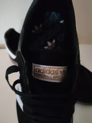 Zapatillas Adidas Spezial Negras y Blancas