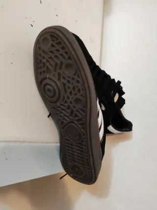 Zapatillas Adidas Spezial Negras y Blancas