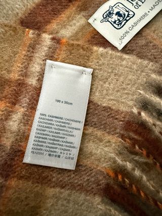 Bufanda Johnstons of Elgin Tartán Beige Marrón