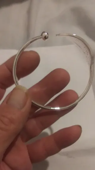 Pulsera de plata con diseño de hoja