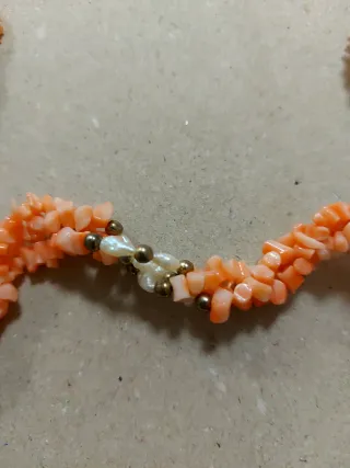 Coppia collane corallo e perle dorate