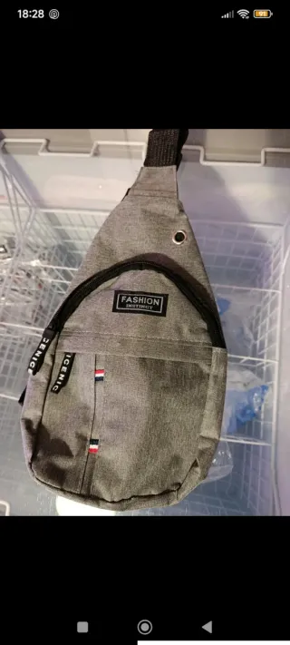 Borsa a tracolla grigia da uomo