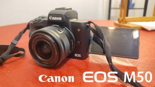 Canon EOS M50 + Trípode + Micrófono