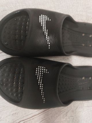 Chanclas Nike Negras