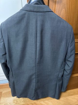 Traje de caballero gris